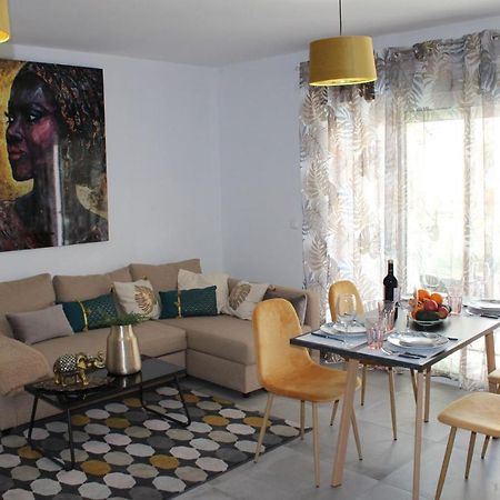 Los Boliches Holidays Suites ฟูเอนฮิโรลา ภายนอก รูปภาพ