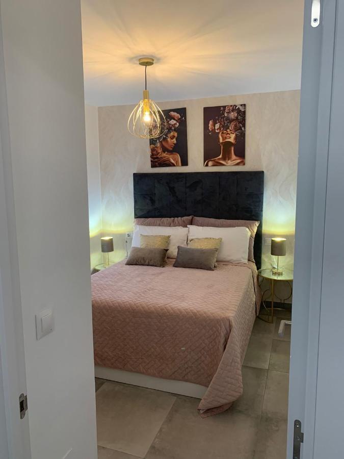 Los Boliches Holidays Suites ฟูเอนฮิโรลา ภายนอก รูปภาพ