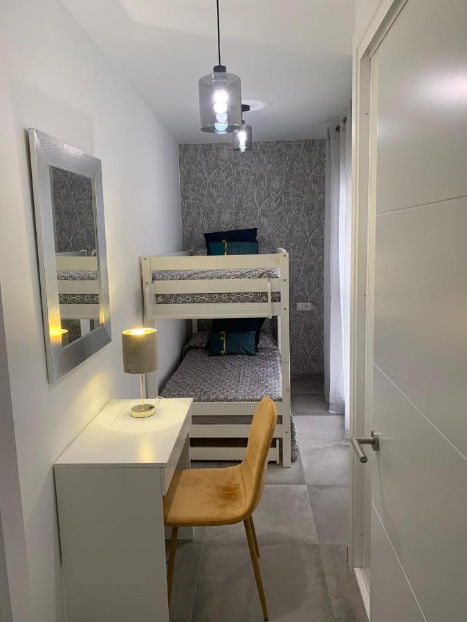 Los Boliches Holidays Suites ฟูเอนฮิโรลา ภายนอก รูปภาพ