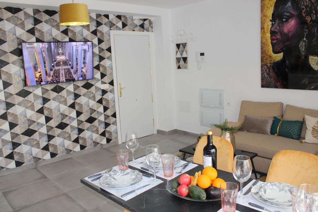 Los Boliches Holidays Suites ฟูเอนฮิโรลา ภายนอก รูปภาพ