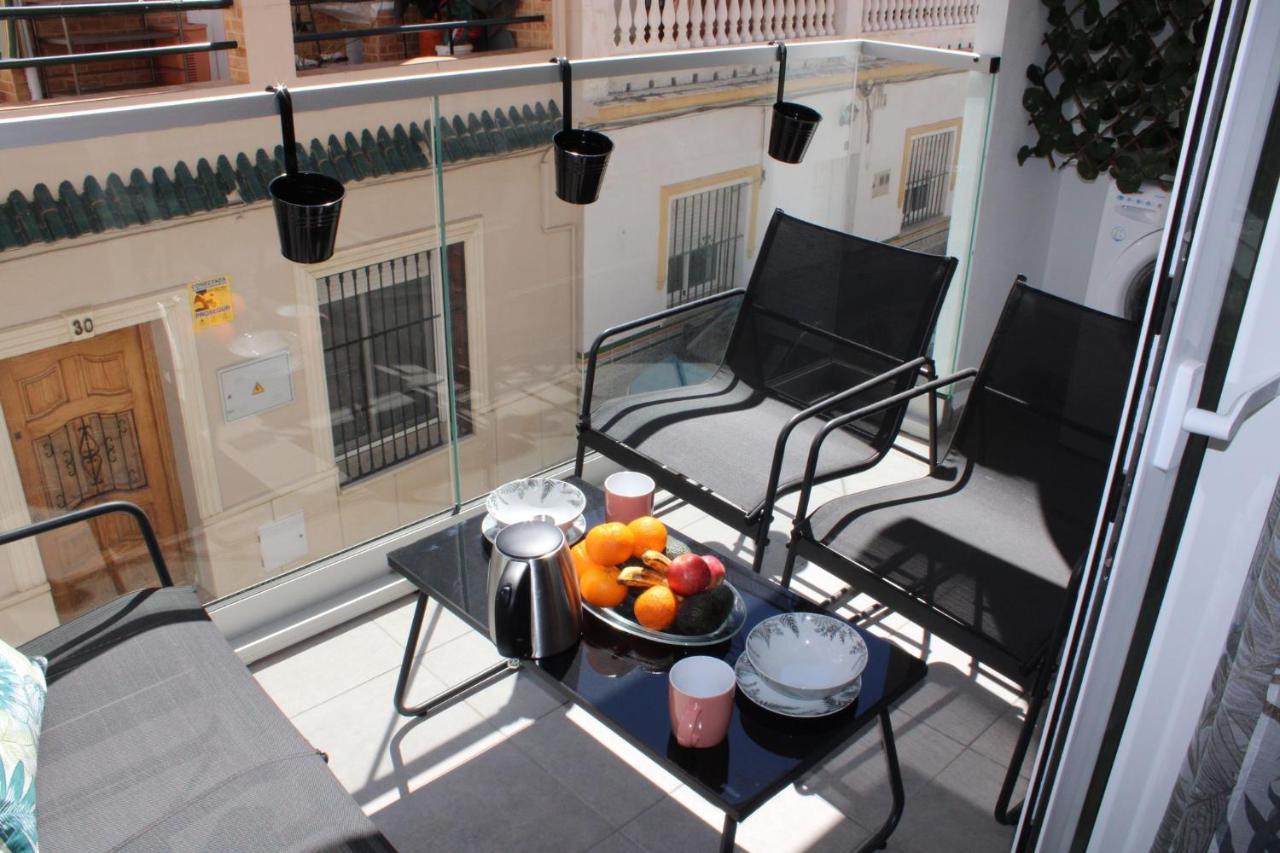 Los Boliches Holidays Suites ฟูเอนฮิโรลา ภายนอก รูปภาพ