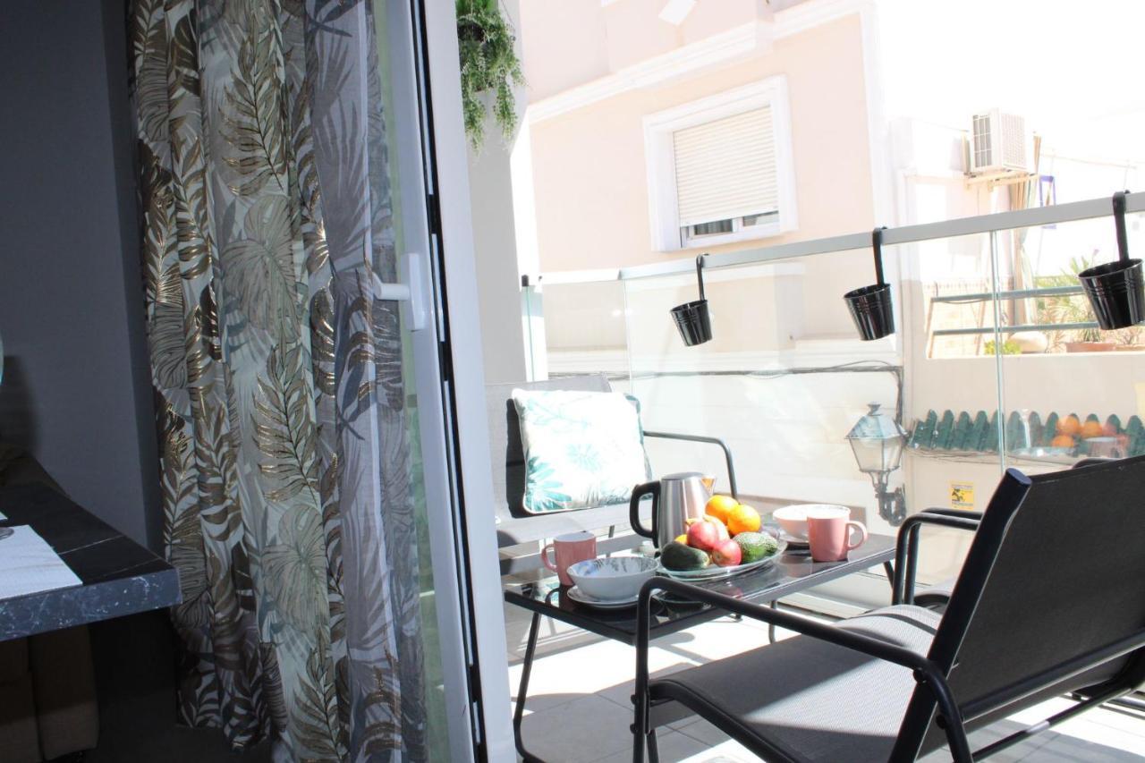Los Boliches Holidays Suites ฟูเอนฮิโรลา ภายนอก รูปภาพ