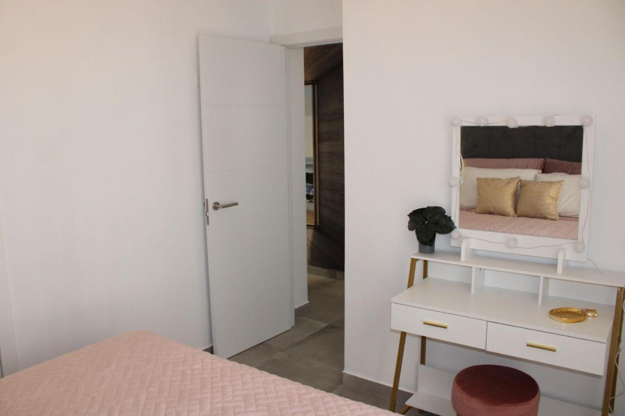 Los Boliches Holidays Suites ฟูเอนฮิโรลา ภายนอก รูปภาพ